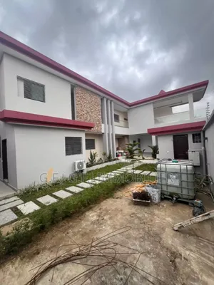 5chbre Duplex dans G.F.J, Cocody à Vendre