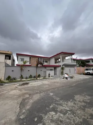 5chbre Duplex dans G.F.J, Cocody à Vendre