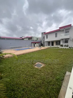 5chbre Duplex dans G.F.J, Cocody à Vendre