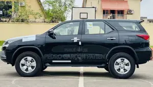 Toyota Fortuner 2025 Noir Mat