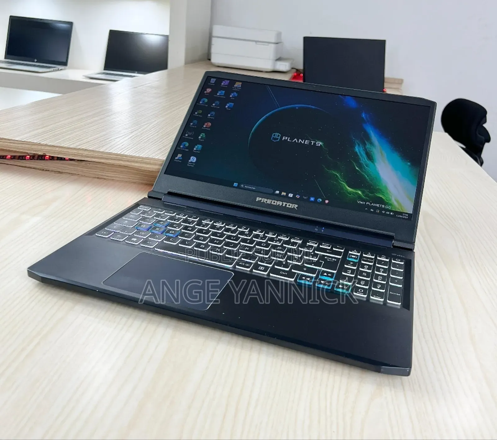 New Acer Predator Helios 18 PH18-71 16GB Intel Core I5 SSD 512GB