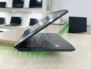 Photo - New Ordinateur Portable Acer Predator 15 16GB Intel Core I7 HDD 1T