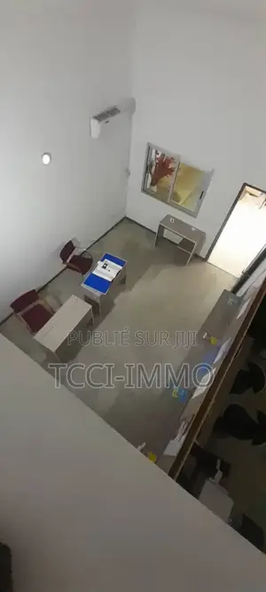 3chbre Duplex dans Tcci Sarl, Cocody à Louer