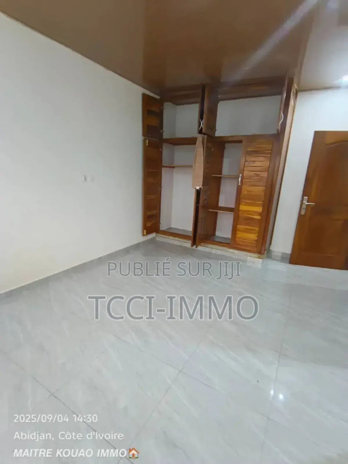 4chbre Villa dans Tcci Sarl, Cocody à Louer