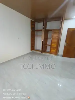 4chbre Villa dans Tcci Sarl, Cocody à Louer