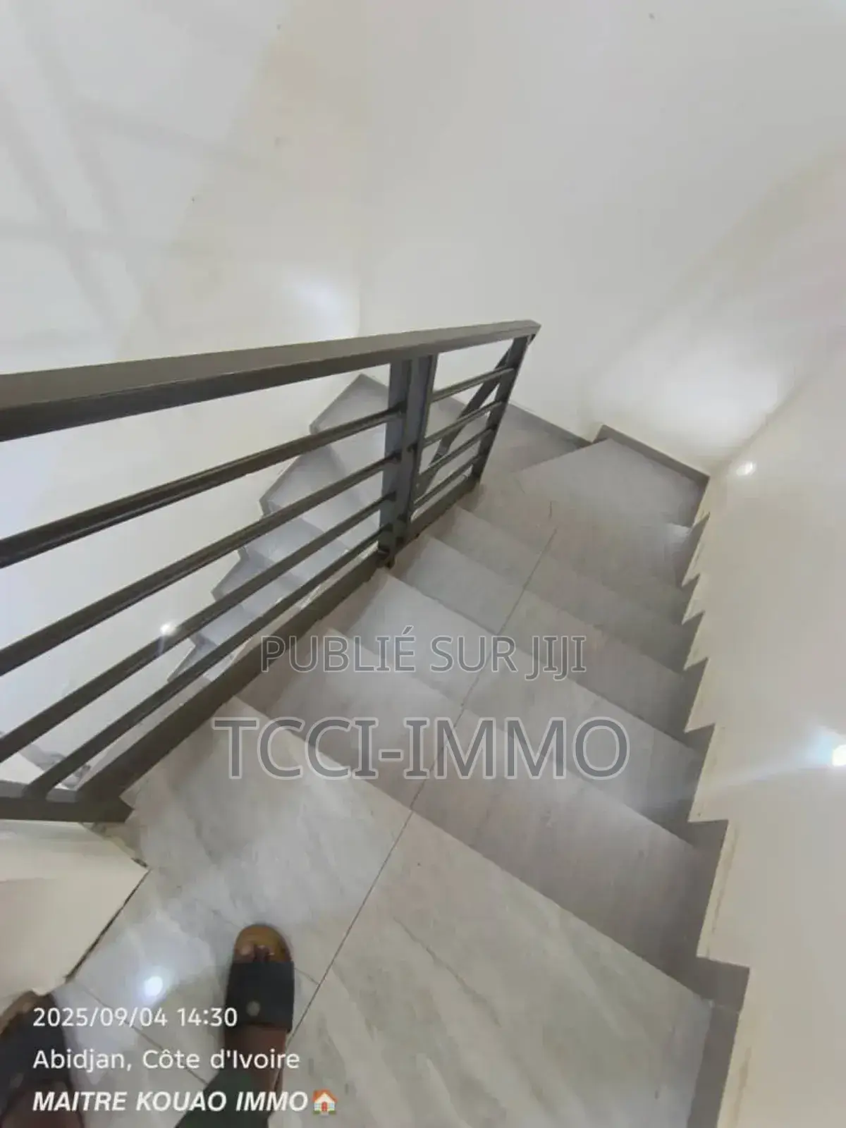 4chbre Villa dans Tcci Sarl, Cocody à Louer