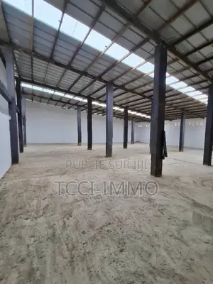 Photo - En Location Entrepôt De 4100 M2 Pk 24 Attingue