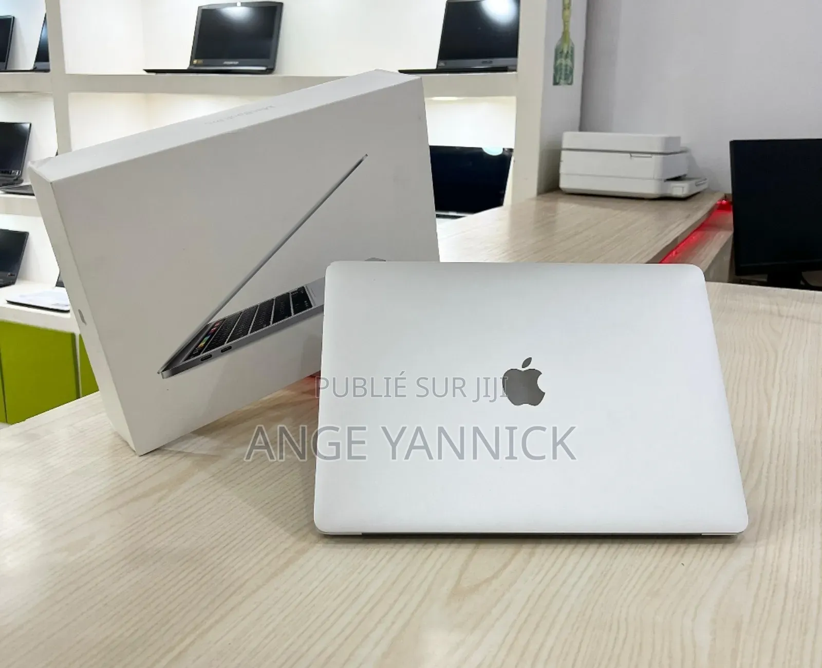 New Apple MacBook Pro 2020 8GB Intel Core I5 SSD 512GB