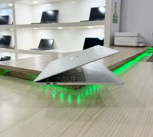 New Apple MacBook Pro 2020 8GB Intel Core I5 SSD 512GB