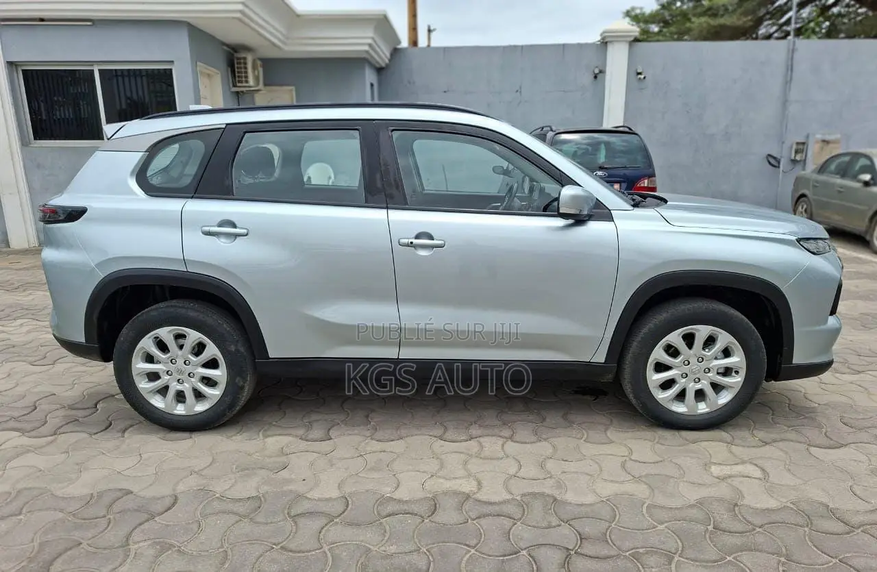 Suzuki Vitara 2025 Gris