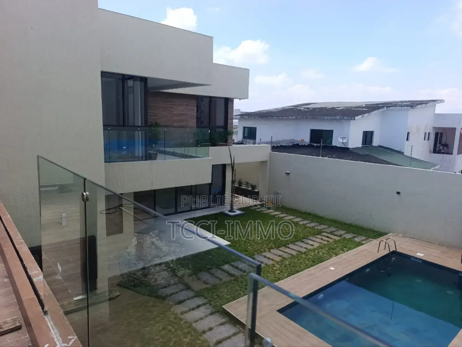 5chbre Duplex dans Tcci Immo, Cocody à Vendre