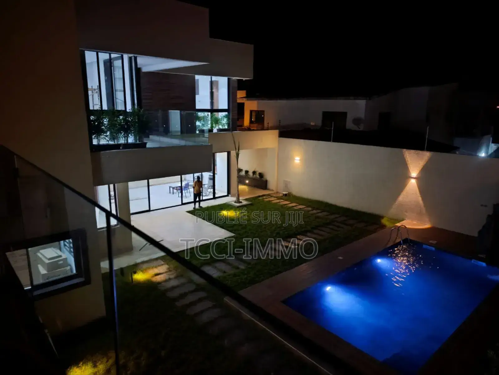 5chbre Duplex dans Tcci Immo, Cocody à Vendre