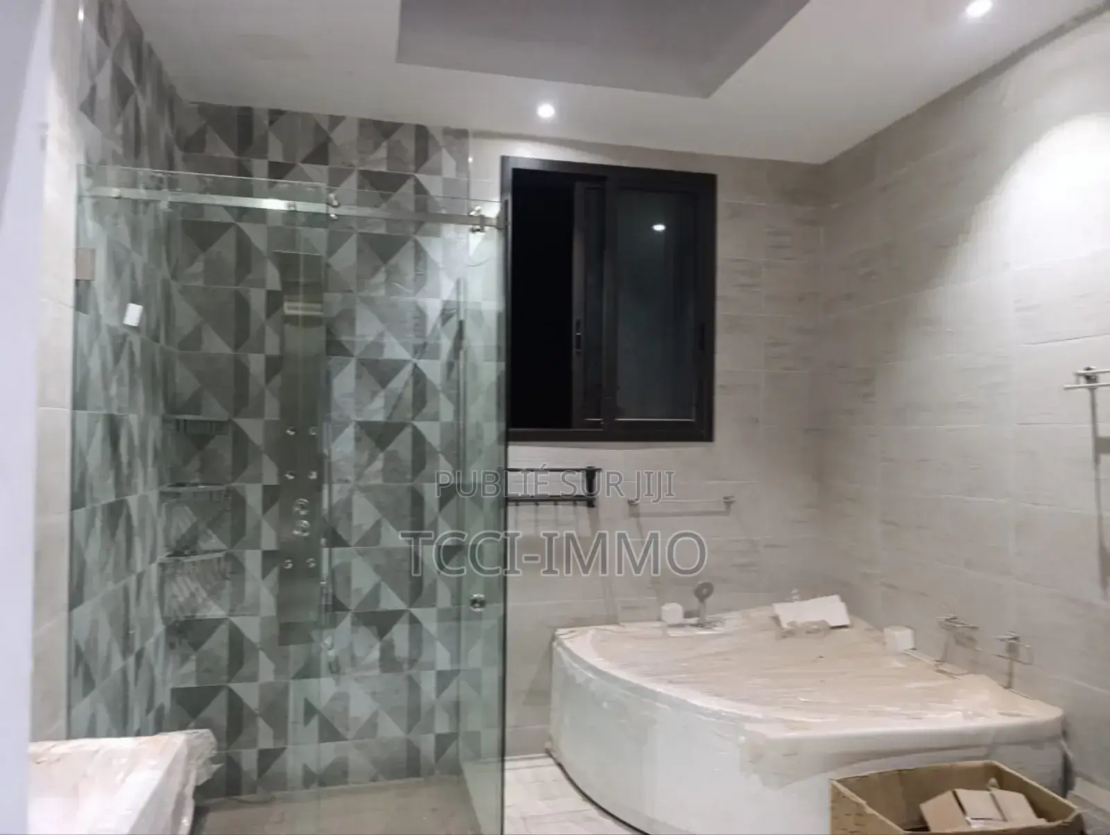 5chbre Duplex dans Tcci Immo, Cocody à Vendre