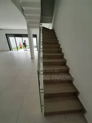 3chbre Duplex dans Tas Btp Entreprise, Cocody à Vendre