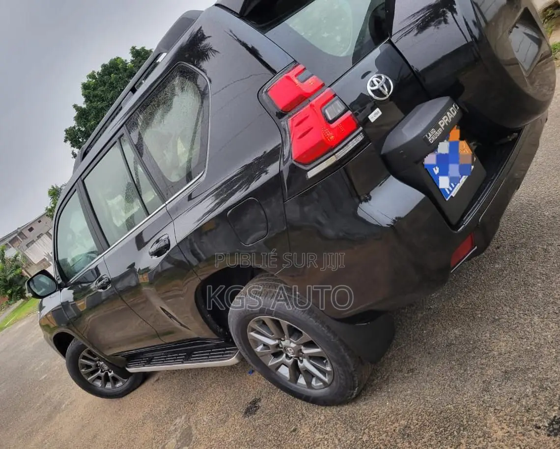 Toyota Land Cruiser Prado 2021 Black