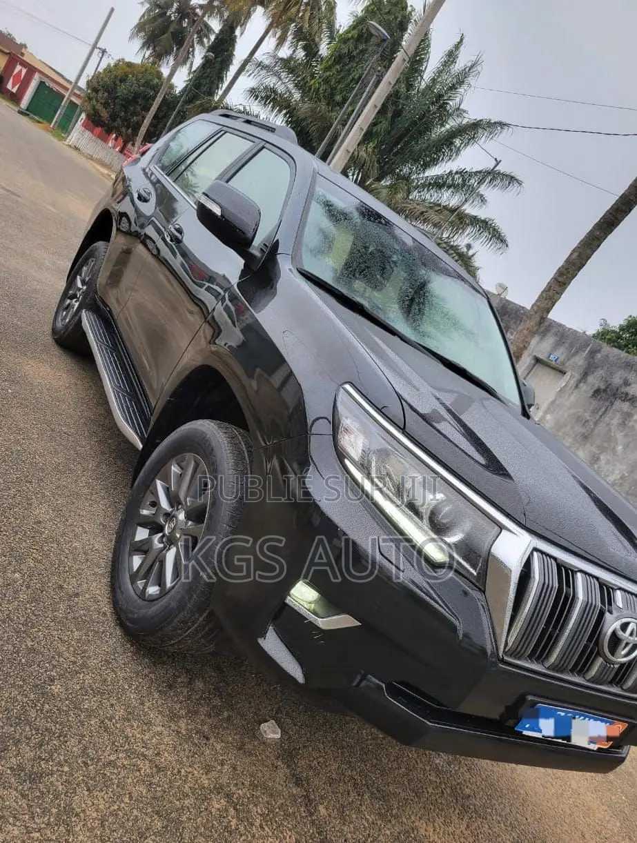 Toyota Land Cruiser Prado 2021 Black