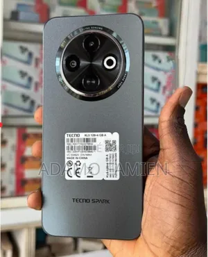 Photo - Tecno Spark 30C 128 GB Black