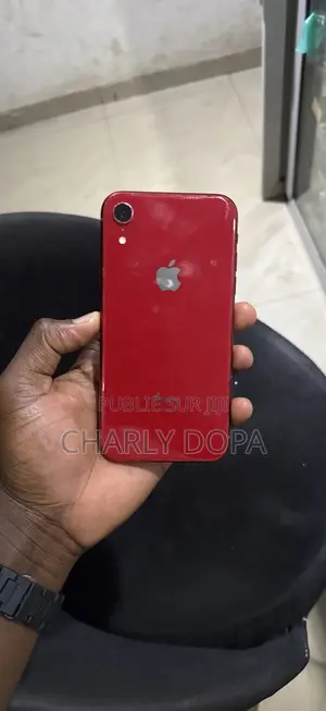 Photo - Apple iPhone XR 64 GB Rouge