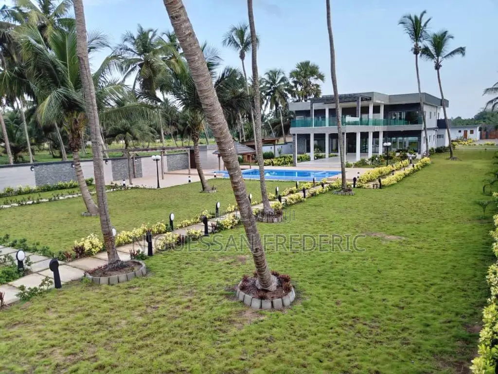 7chbre Duplex dans Grand-Bassam à Vendre