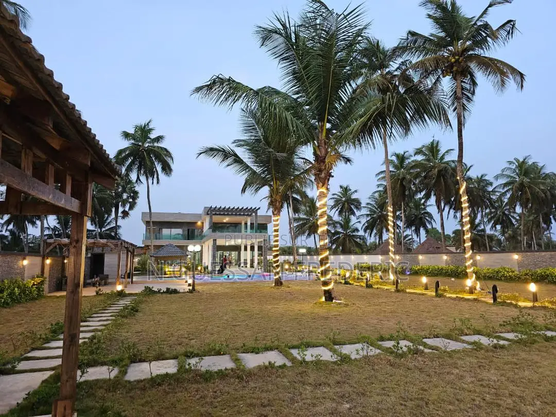 7chbre Duplex dans Grand-Bassam à Vendre