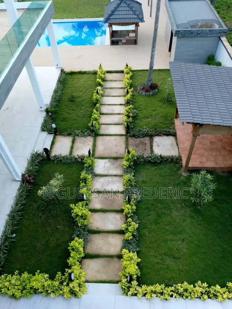 7chbre Duplex dans Grand-Bassam à Vendre