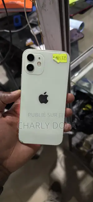 Photo - Apple iPhone 12 64 GB Vert