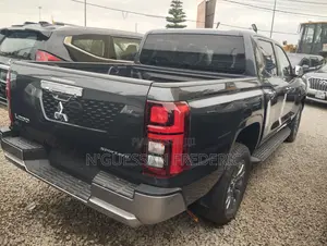 New Mitsubishi L200 2025 Black