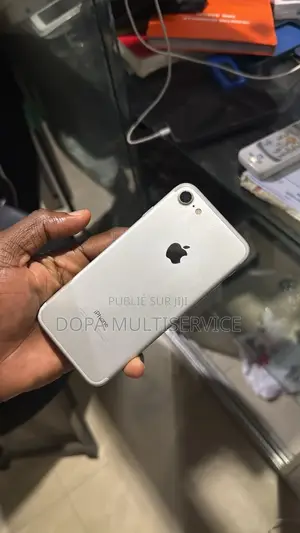 Photo - Apple iPhone 7 32 GB Gris
