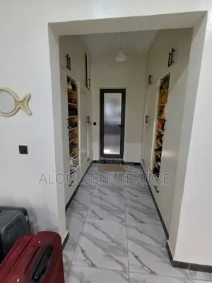 4chbre Maison dans Tas Btp Entreprise, Cocody à Vendre