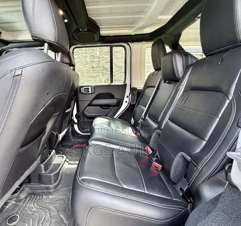 Jeep Wrangler Sahara 4 Door 4x4 2023 Blanc