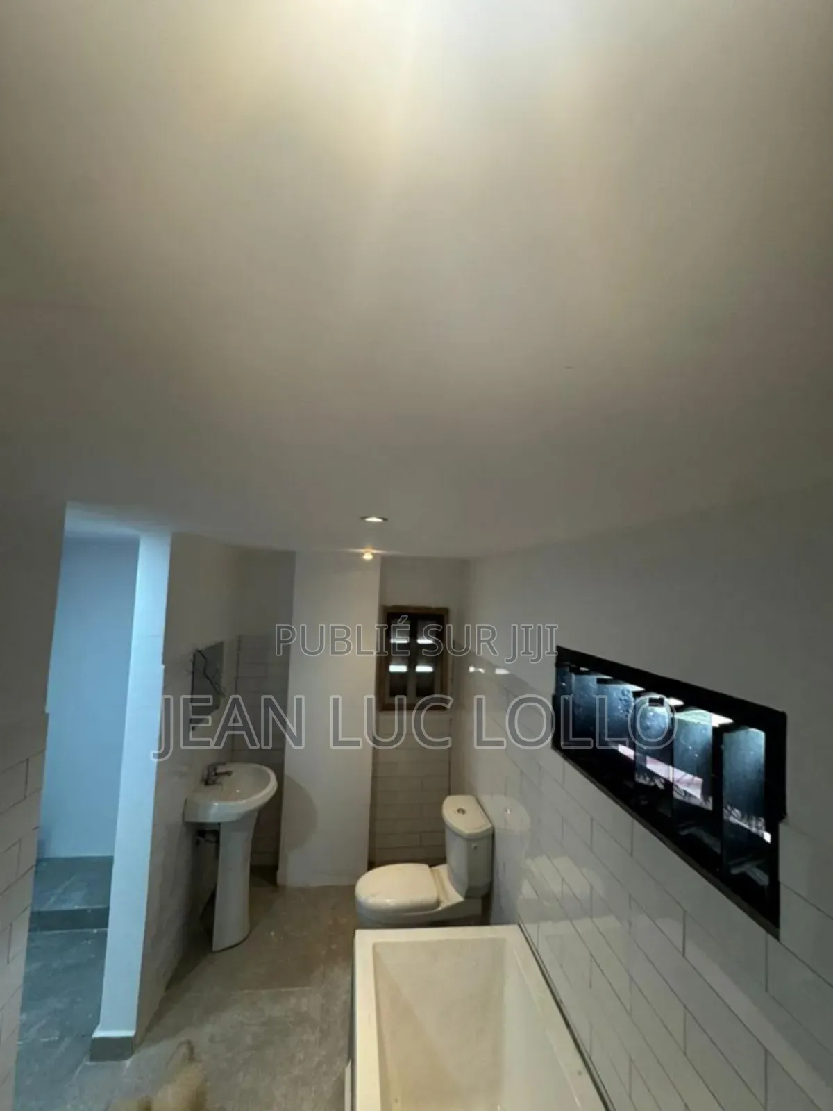 3chbre Appartement dans Lollo, Deux Plateaux à Louer