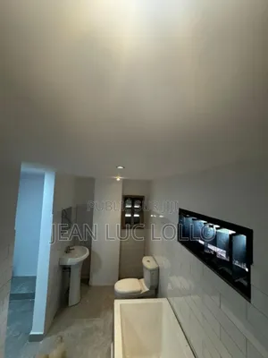 3chbre Appartement dans Lollo, Deux Plateaux à Louer