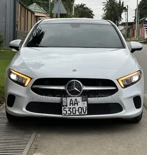 Photo - Mercedes-Benz 220 2020 Blanc