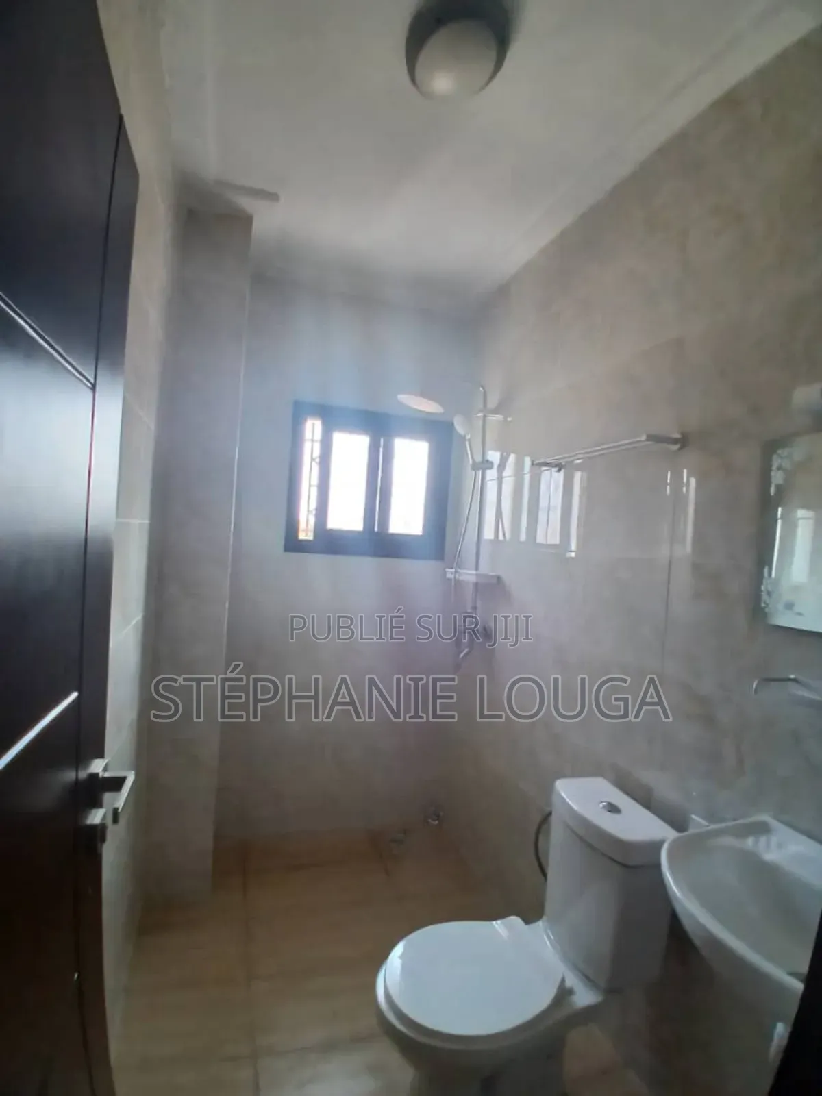 2chbre Appartement dans Mockeyville,, Grand-Bassam à Louer