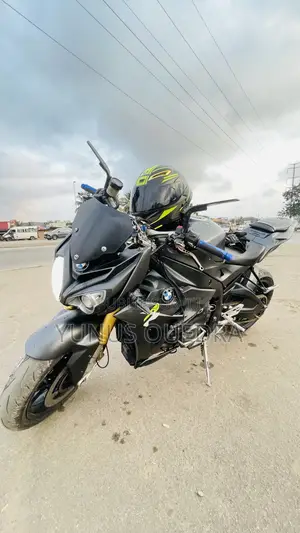 Photo - BMW Sport 2018 Black