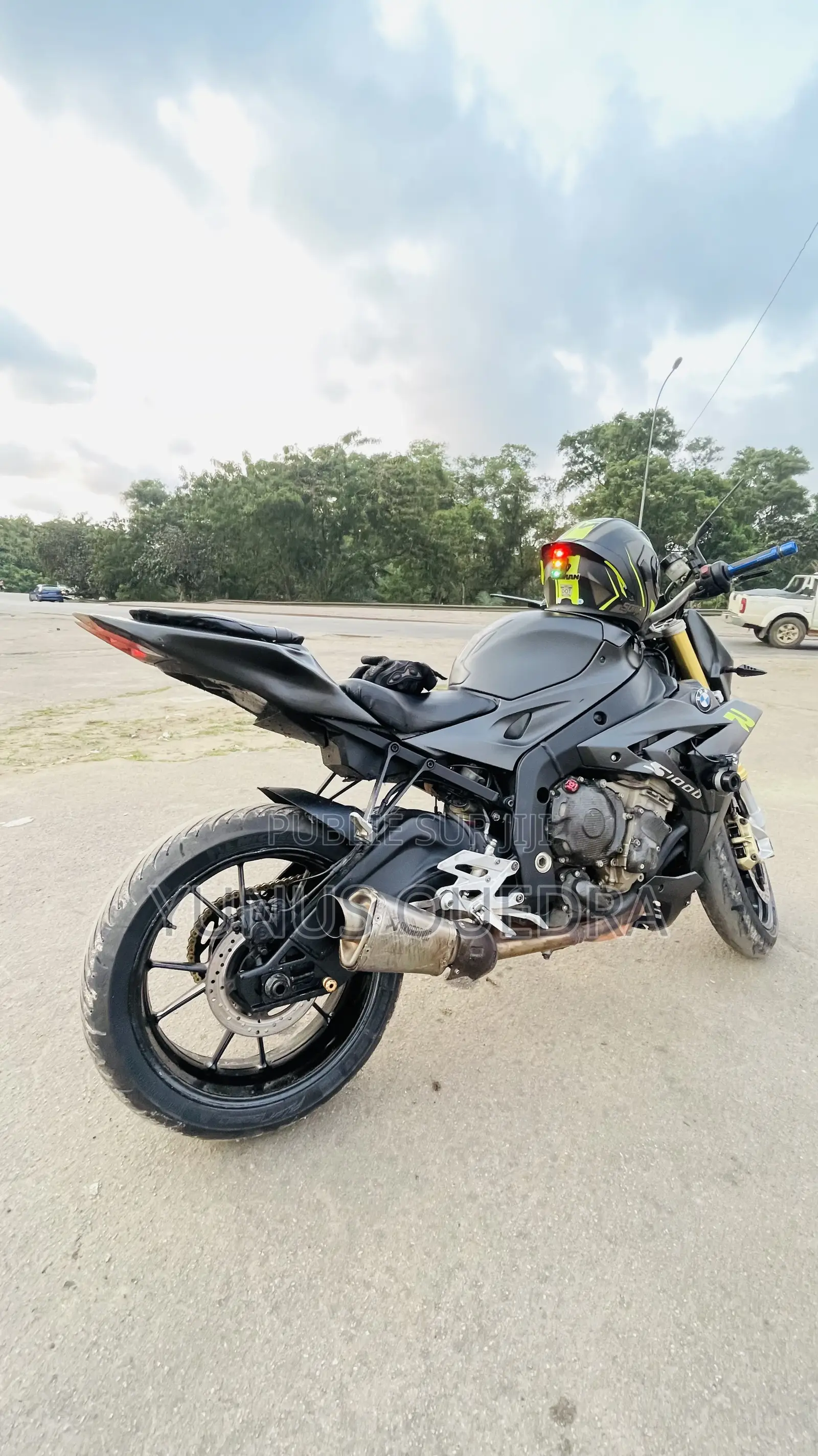 BMW Sport 2018 Black