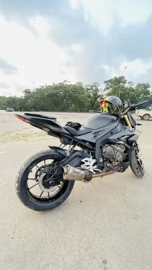 BMW Sport 2018 Black