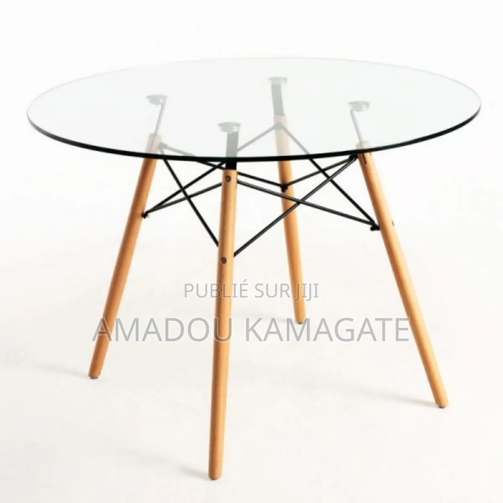 Table Ronde Style Scandinave