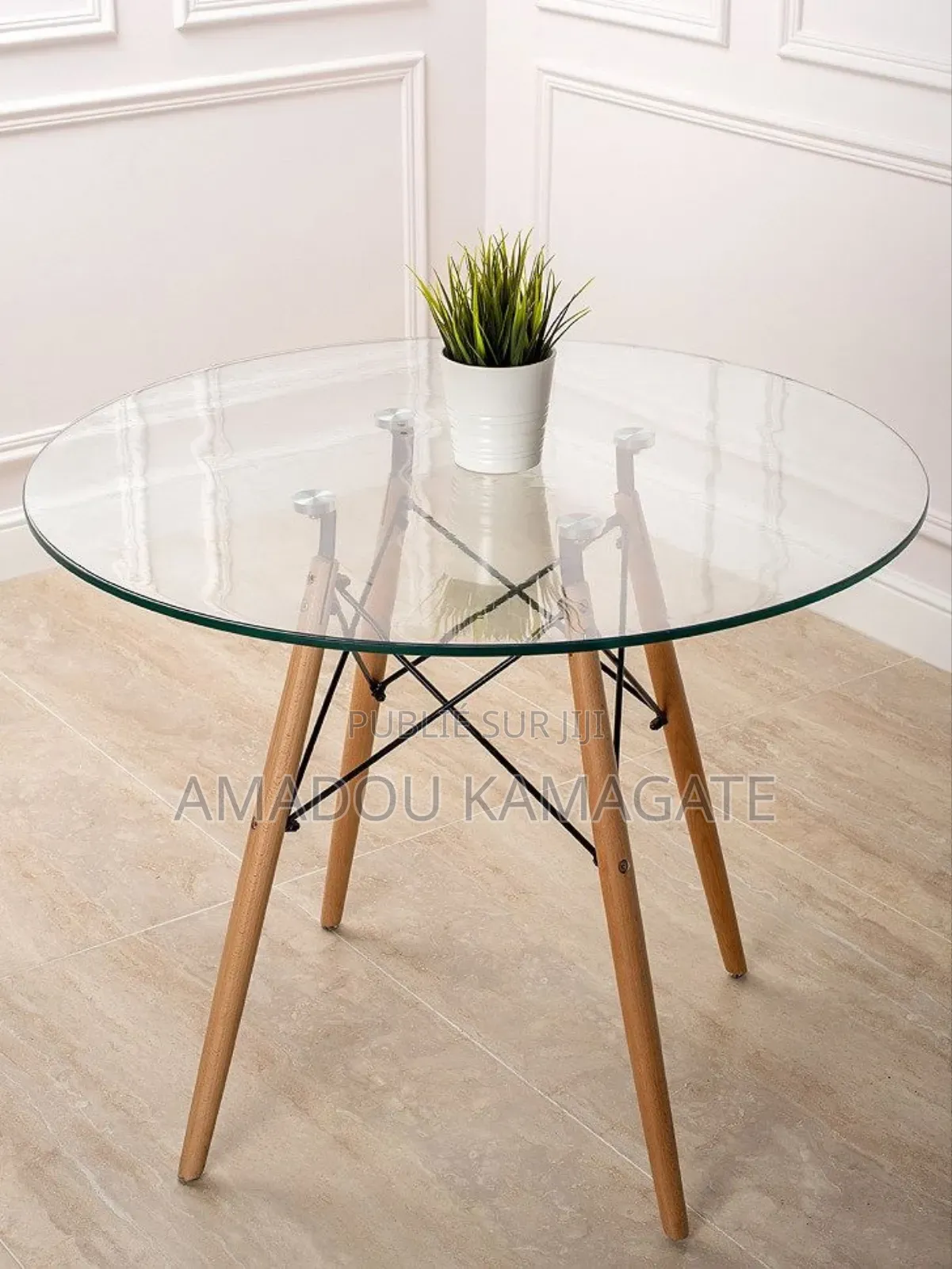 Table Ronde Style Scandinave