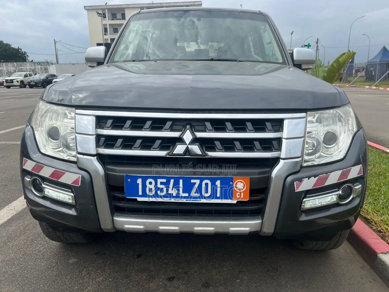 Mitsubishi Pajero 2023 Gris