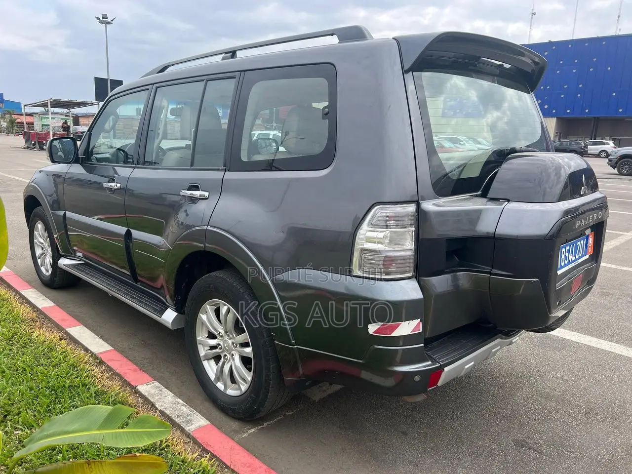 Mitsubishi Pajero 2023 Gris