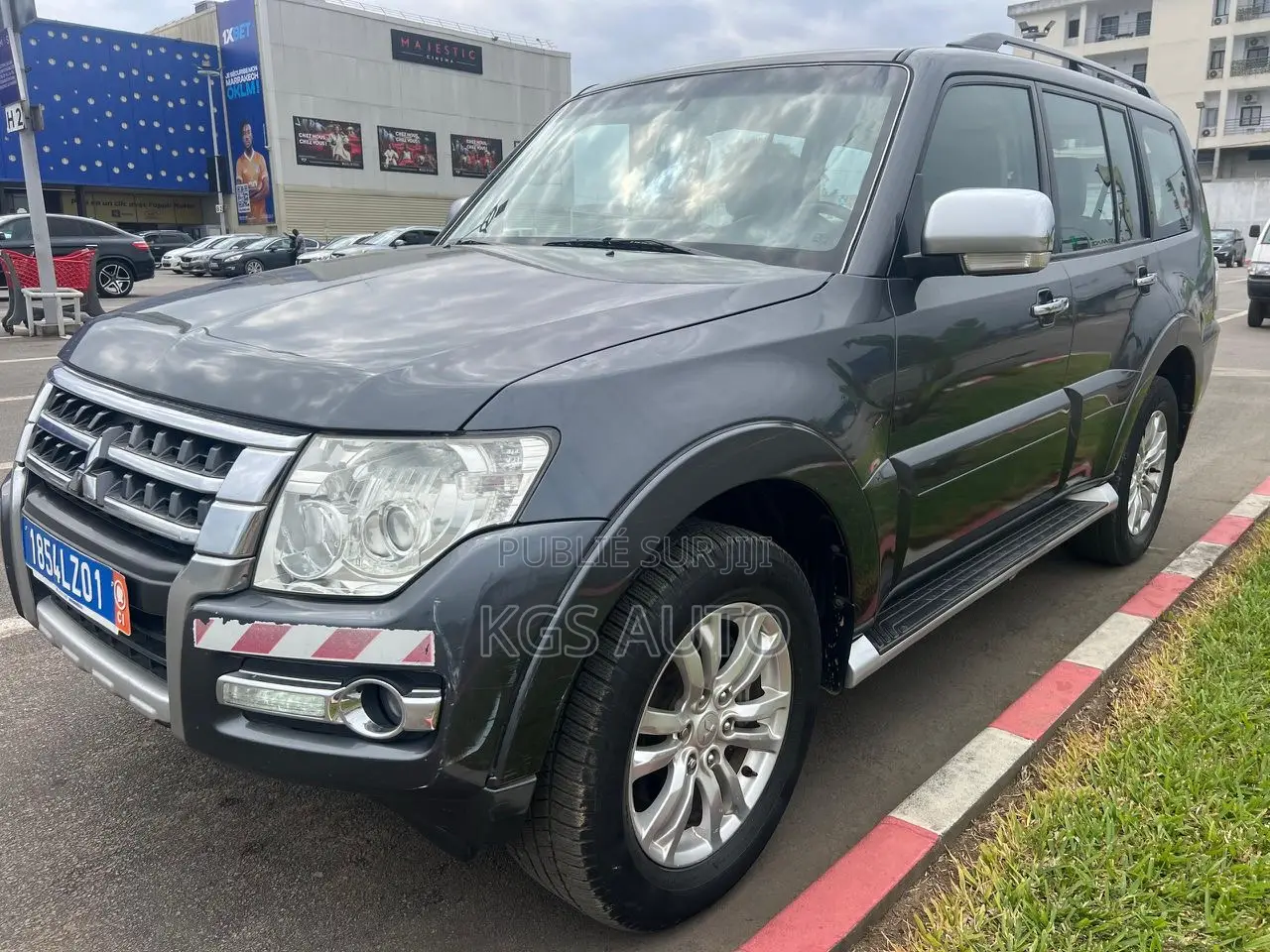 Mitsubishi Pajero 2023 Gris