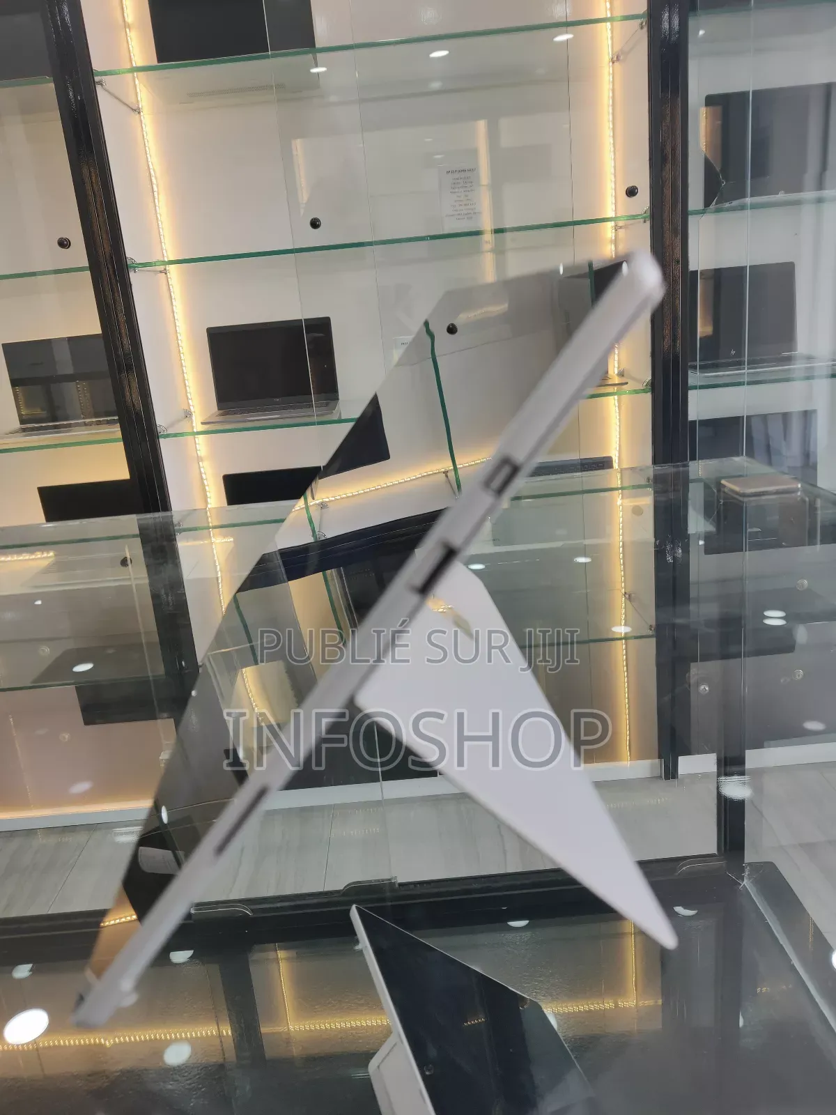 New Microsoft Surface Pro 5 8GB Intel Core I5 SSD 256GB