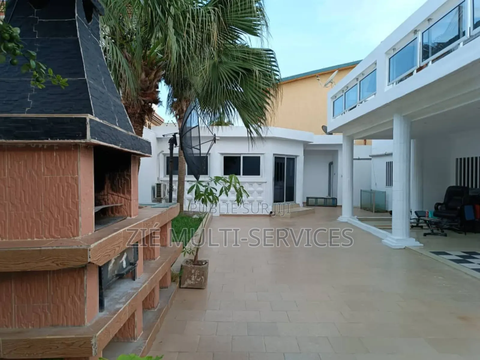 Furnished 12chbre Duplex dans Zié Multi-Service, Cocody à Vendre