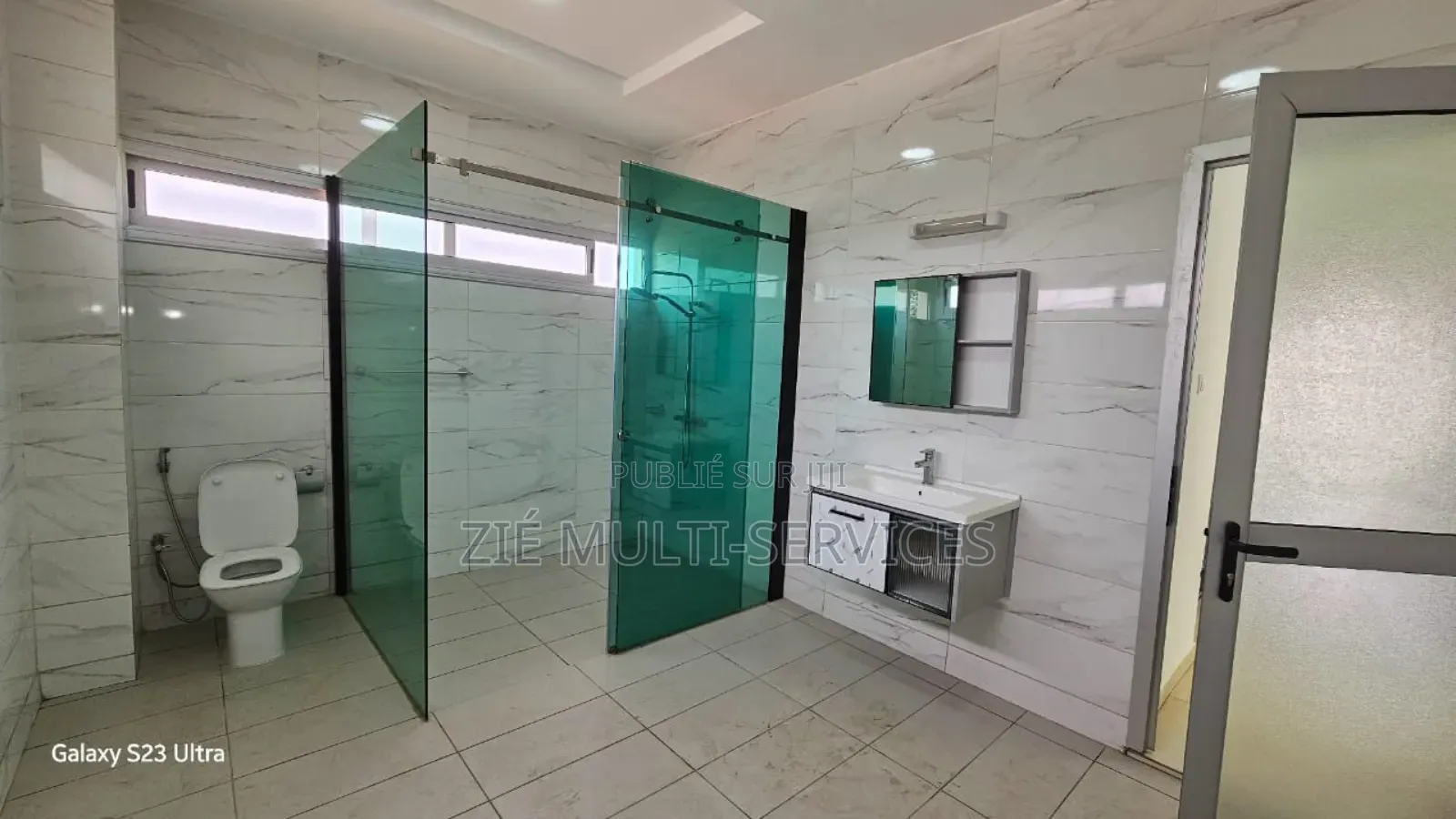 Furnished 10chbre Duplex dans Zié Multi-Service, Cocody à Vendre