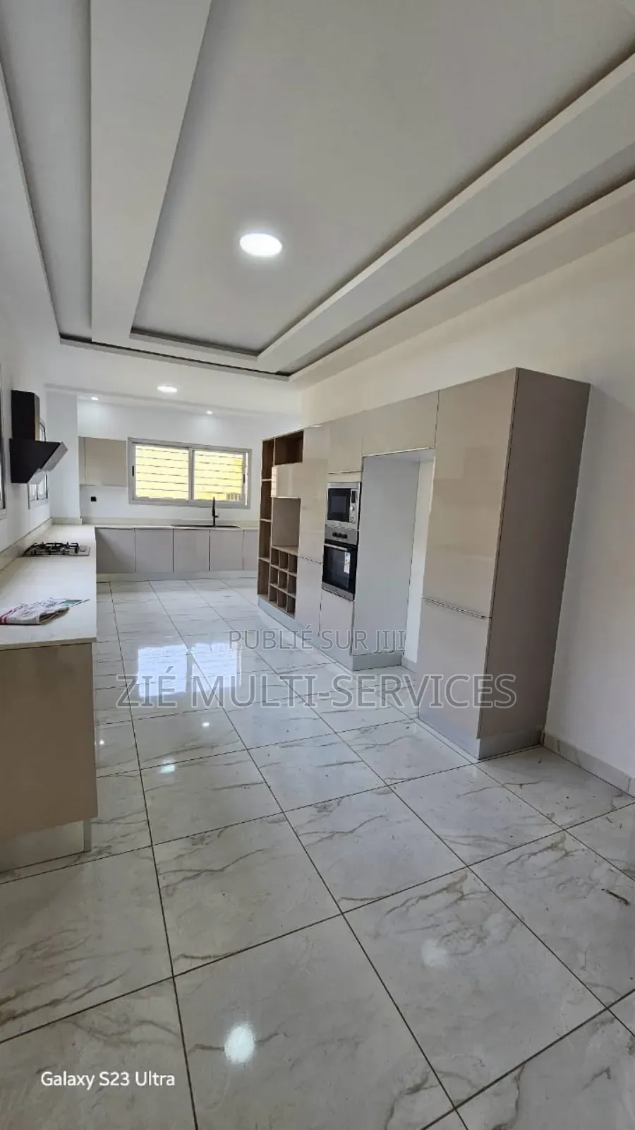 Furnished 10chbre Duplex dans Zié Multi-Service, Cocody à Vendre