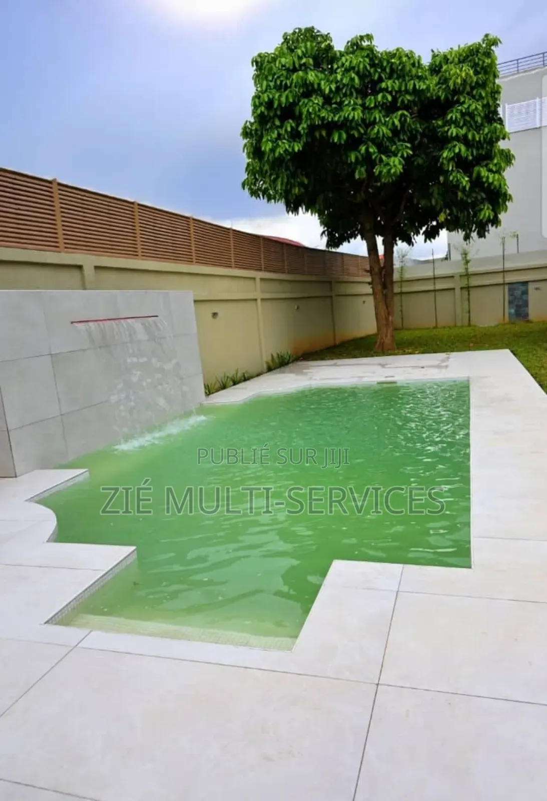 Furnished 10chbre Duplex dans Zié Multi-Service, Cocody à Vendre