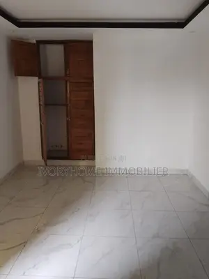 2chbre Appartement dans Cocody à Louer