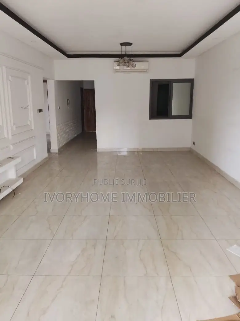 2chbre Appartement dans Cocody à Louer