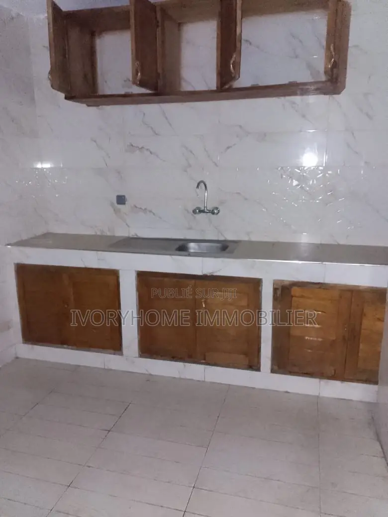 2chbre Appartement dans Cocody à Louer
